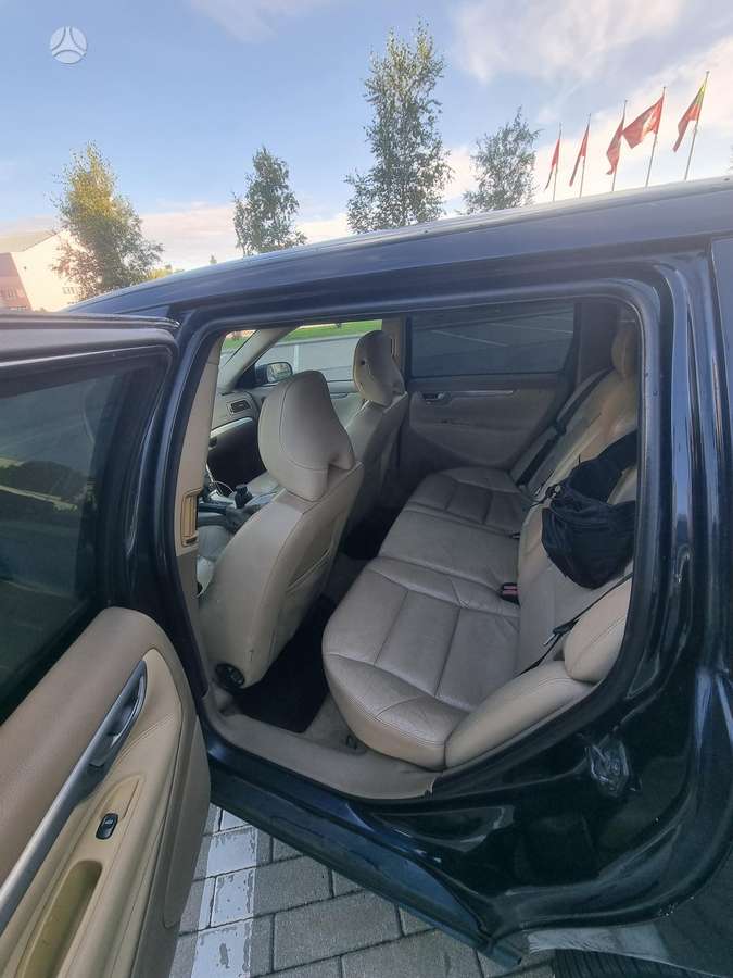 Volvo V70 2006 — photo 9