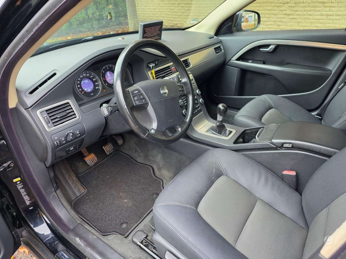 Volvo V70 2009 — photo 5