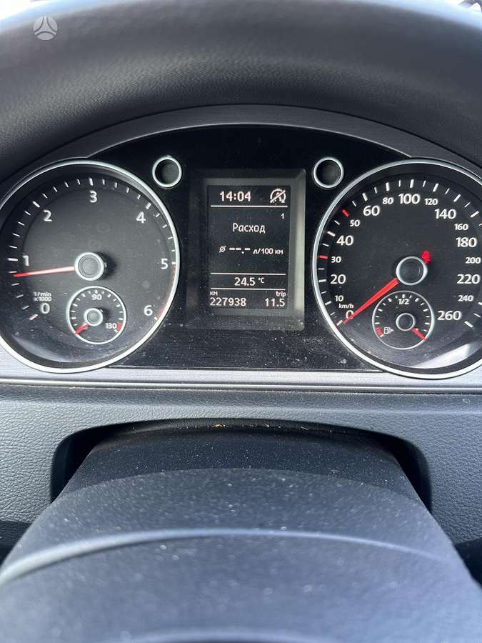Volkswagen Passat 2011 — photo 9