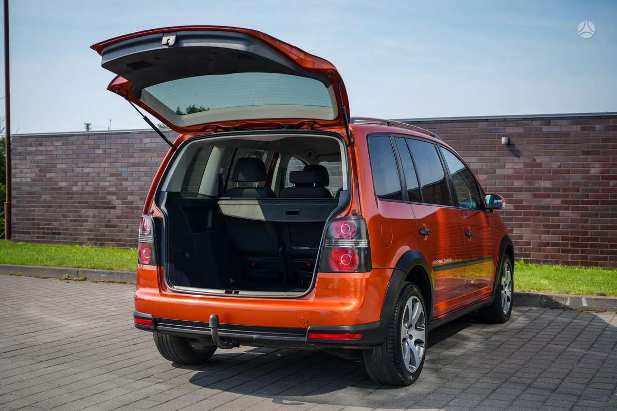 Volkswagen Touran 2008 — photo 13