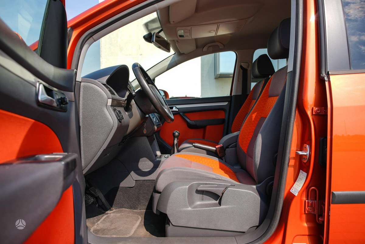 Volkswagen Touran 2008 — photo 22