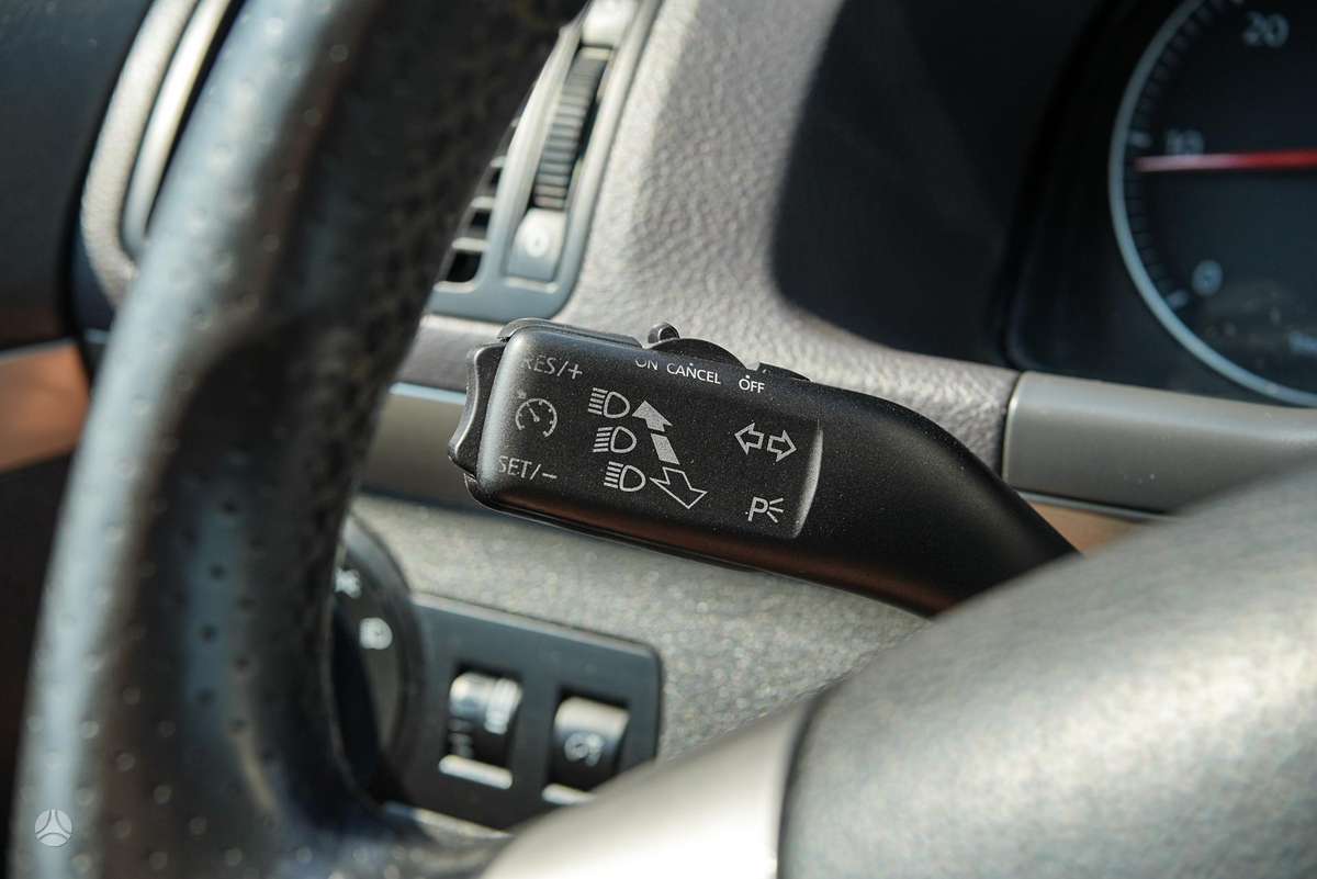 Volkswagen Touran 2008 — photo 26