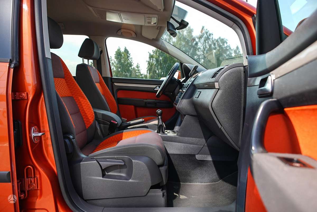 Volkswagen Touran 2008 — photo 34