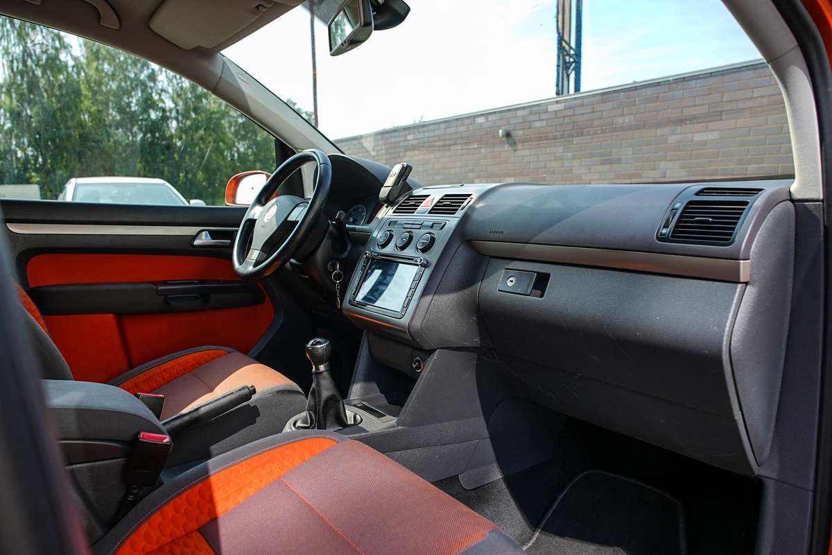 Volkswagen Touran 2008 — photo 35
