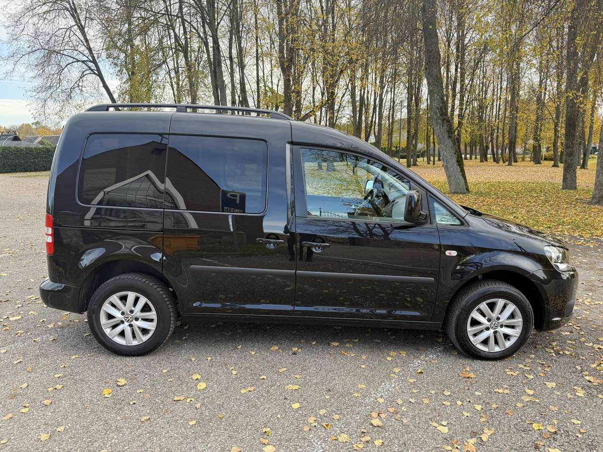 Volkswagen Caddy 2011 — interior
