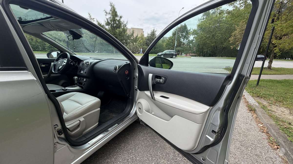 Nissan Qashqai 2011 — photo 17
