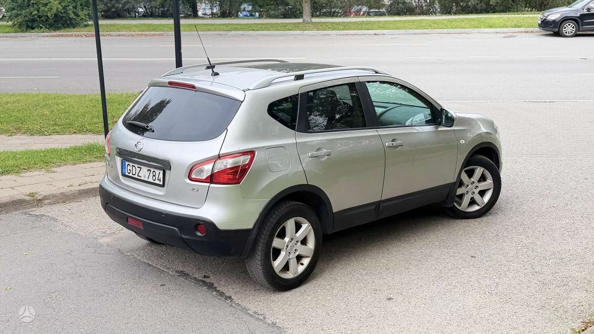 Nissan Qashqai 2011 — photo 7
