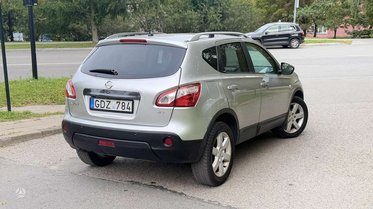 Nissan Qashqai 2011 — photo 8