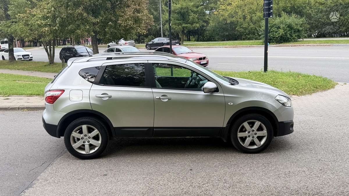 Nissan Qashqai 2011 — photo 9