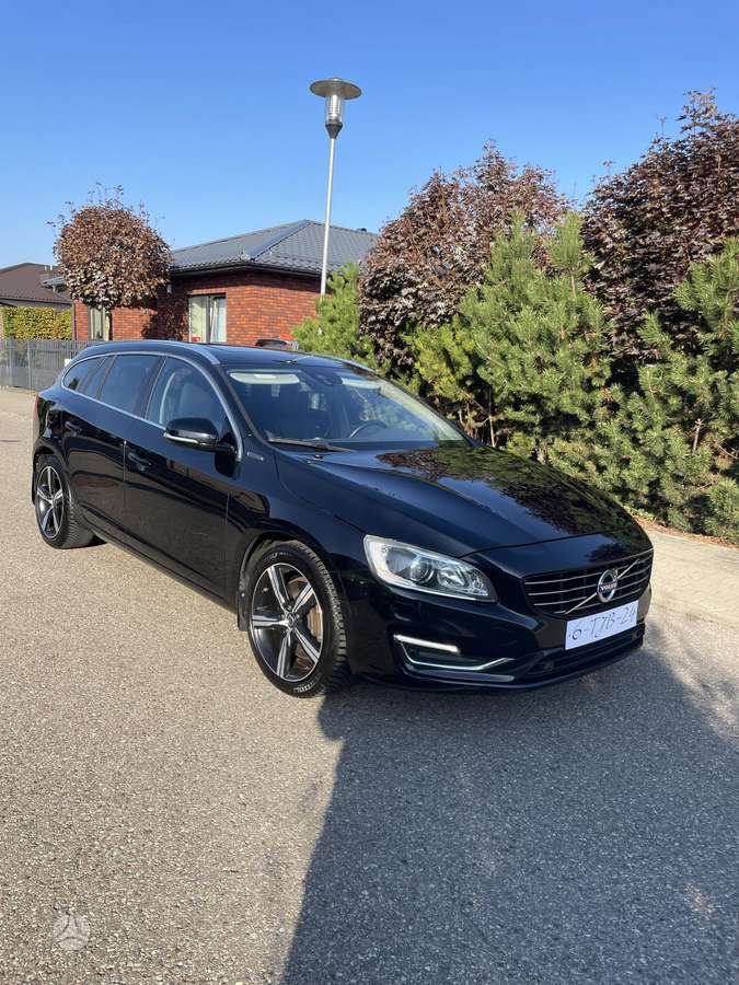 Volvo V60 2014 — салон