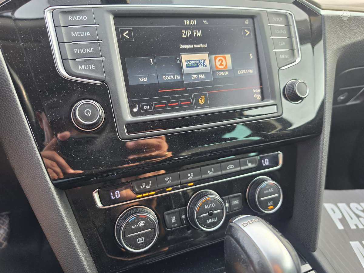 Volkswagen Passat 2015 — photo 11