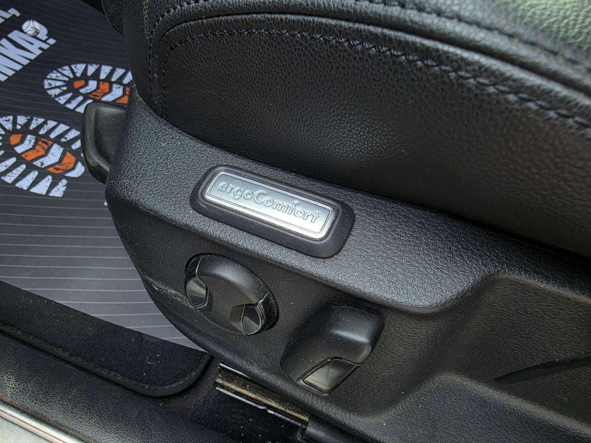 Volkswagen Passat 2015 — photo 14