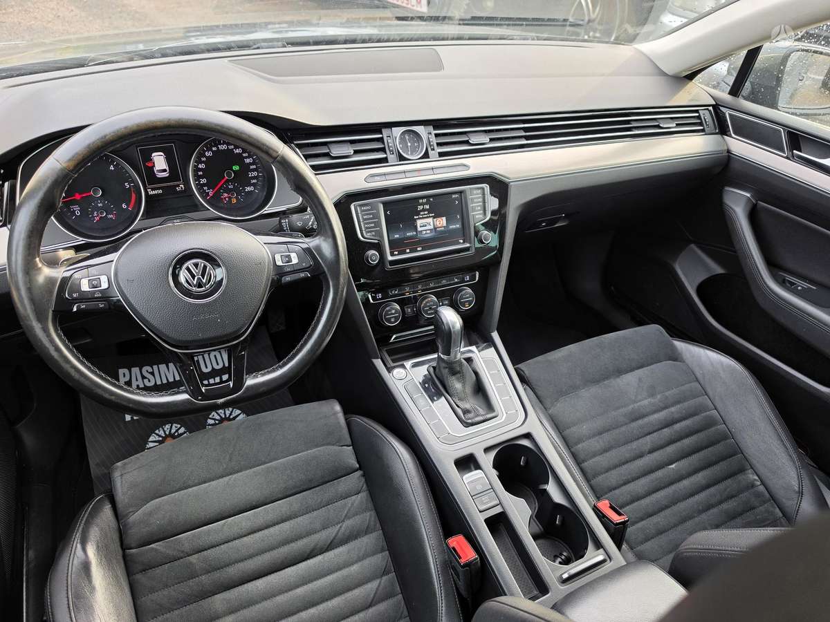 Volkswagen Passat 2015 — photo 18