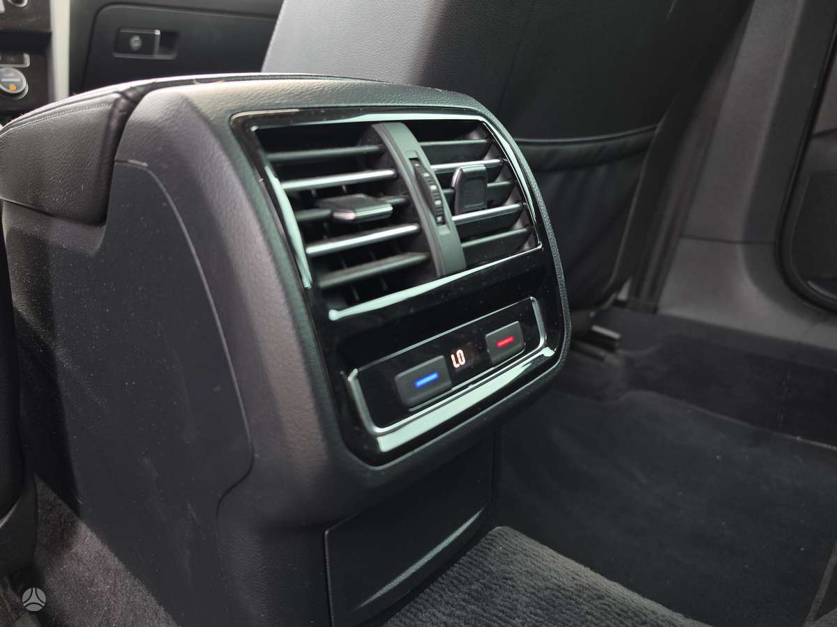 Volkswagen Passat 2015 — photo 21