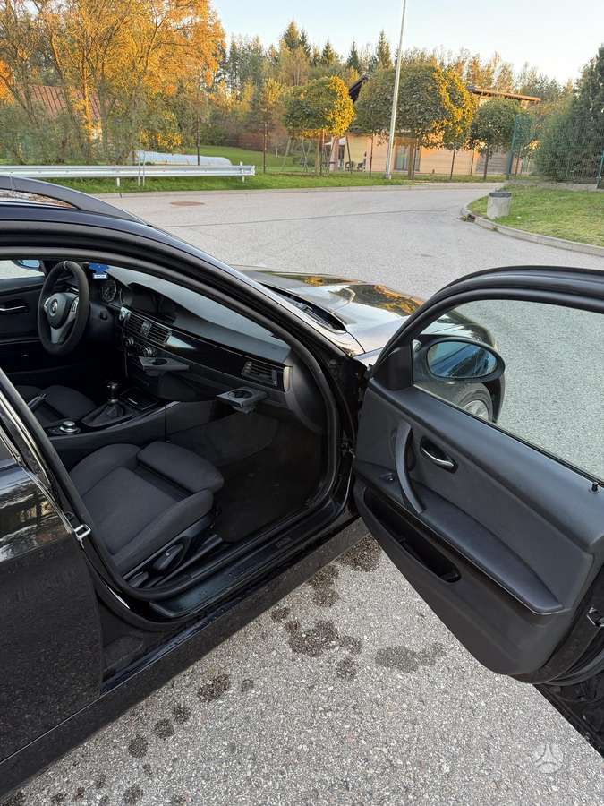BMW 320 2008 — photo 11