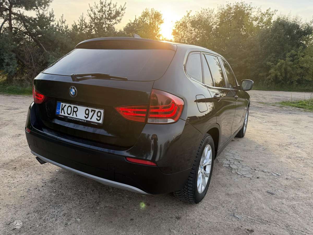 BMW X1 2011 — фото 11