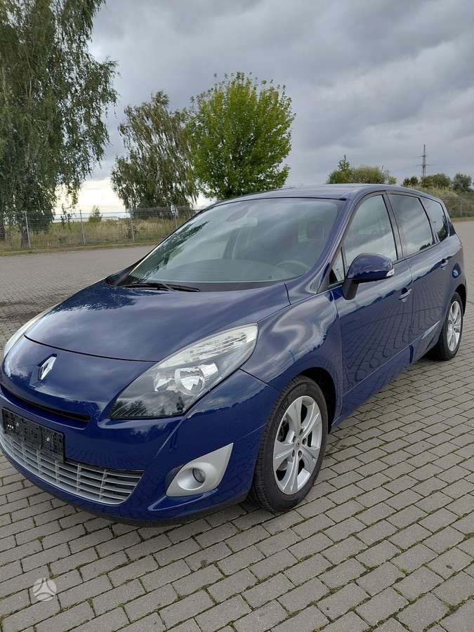 Renault Scenic 2011 — вигляд ззаду
