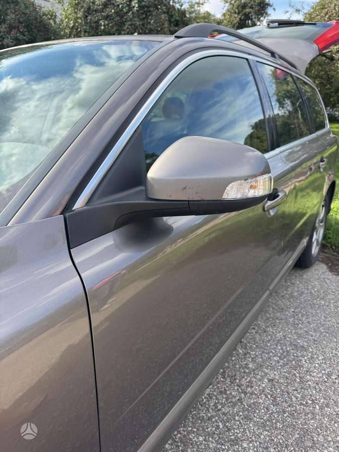 Volvo V70 2009 — photo 10