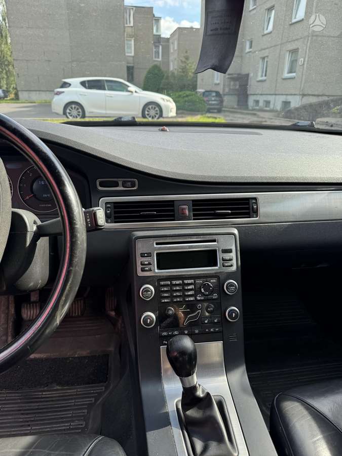 Volvo V70 2009 — photo 12