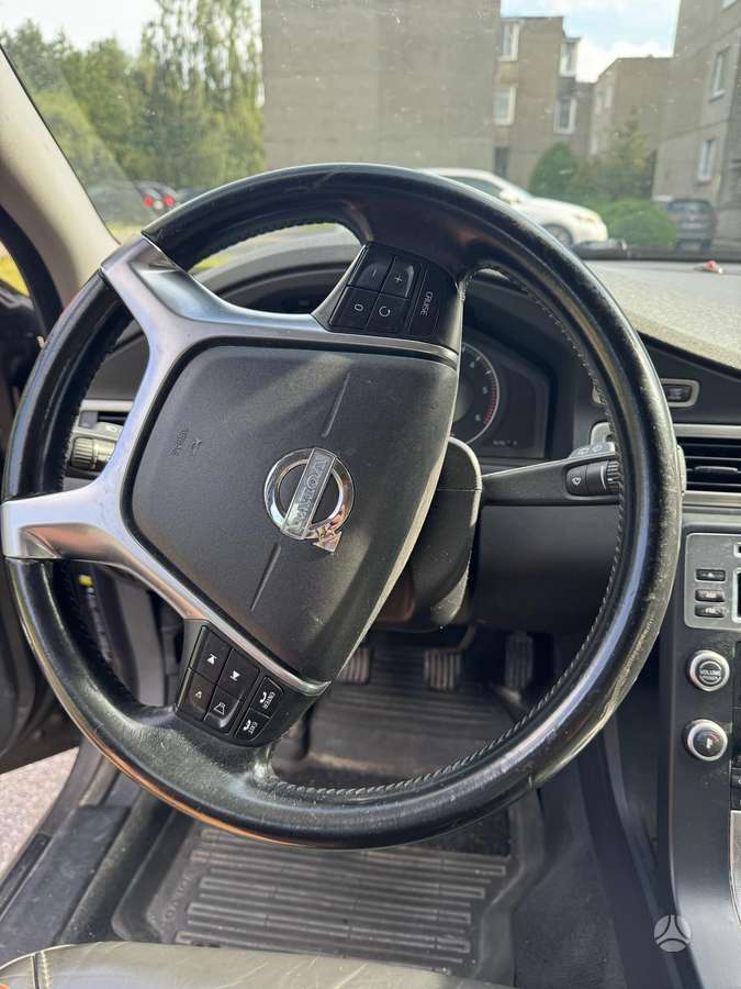 Volvo V70 2009 — photo 15