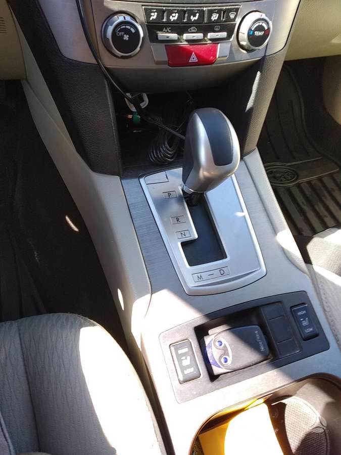 Subaru Outback 2011 — photo 10