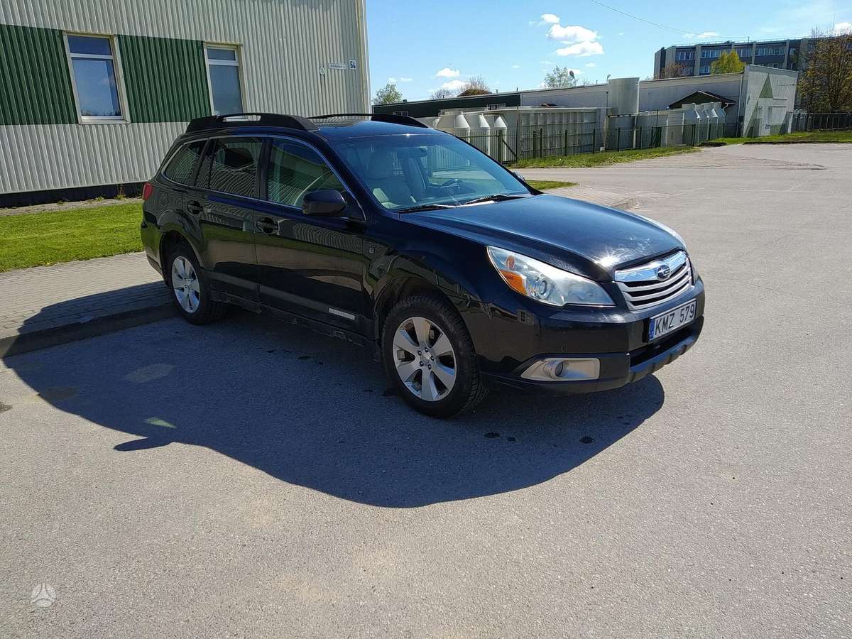 Subaru Outback 2011 — photo 9