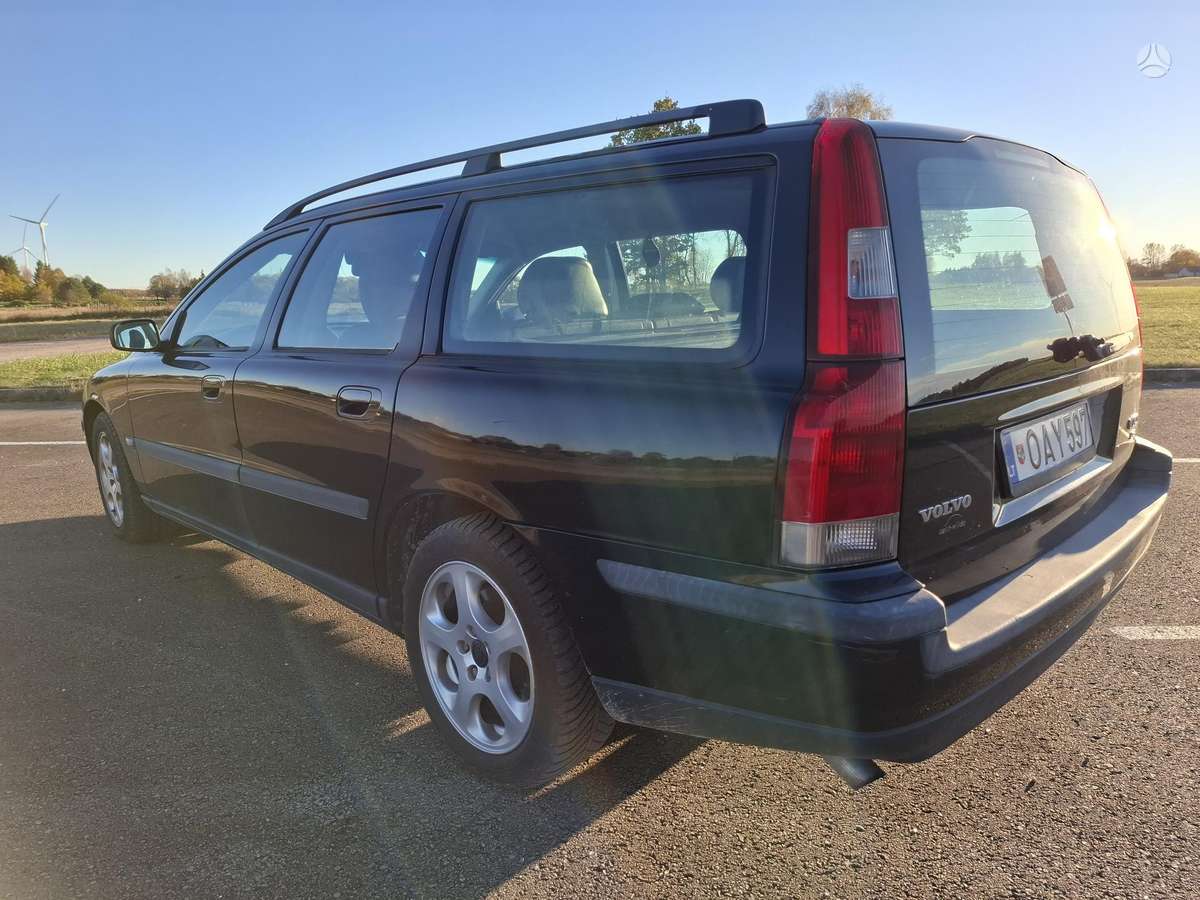 Volvo V70 2004 — двигун 2400 cm³, 163 HP (120kW)