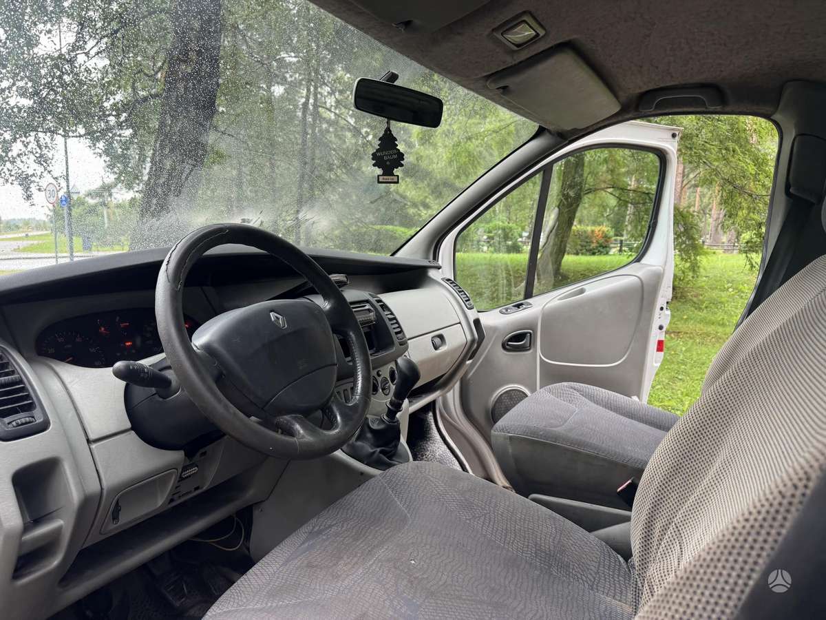 Renault Trafic 2005 — photo 12
