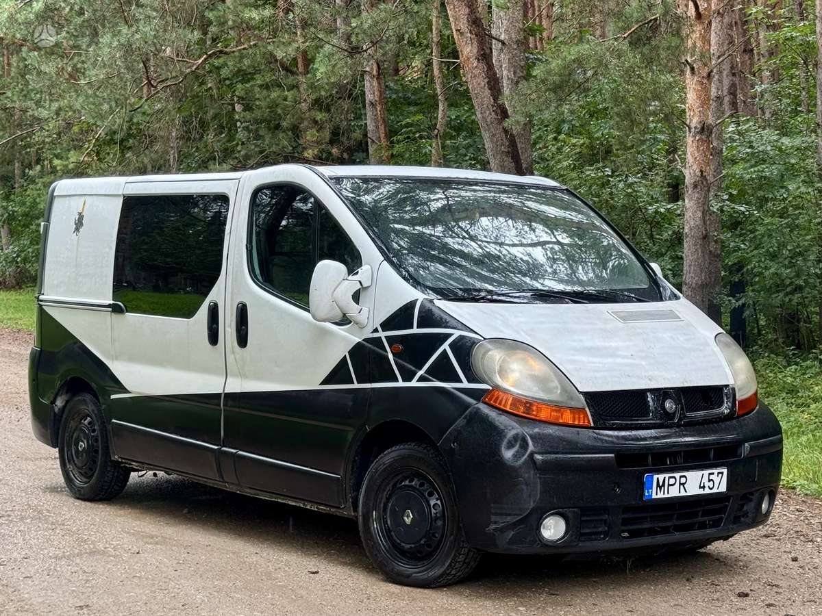 Renault Trafic 2005 — interior