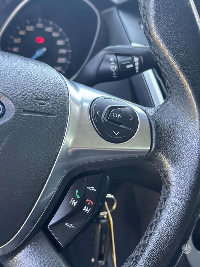 Ford Focus 2012 — photo 21