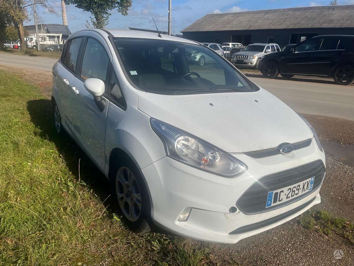 Ford B-MAX 2014 — rear view
