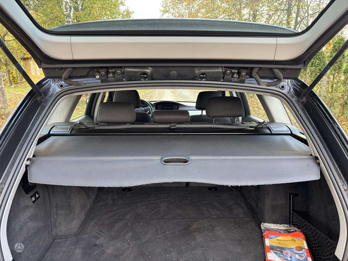 BMW 318 2012 — photo 10