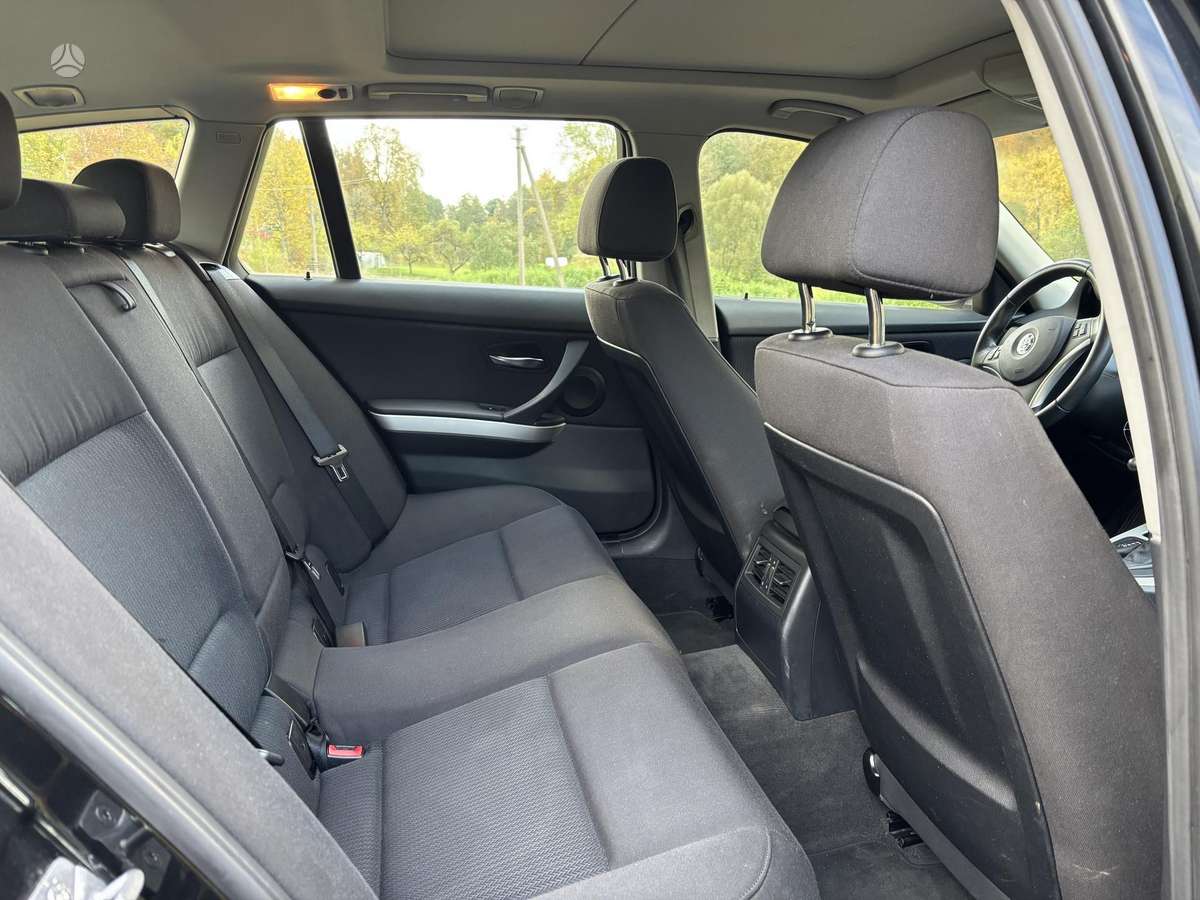 BMW 318 2012 — photo 8