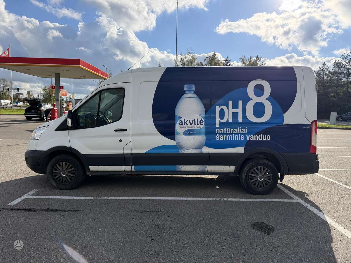 Ford Transit 2015 — rear view