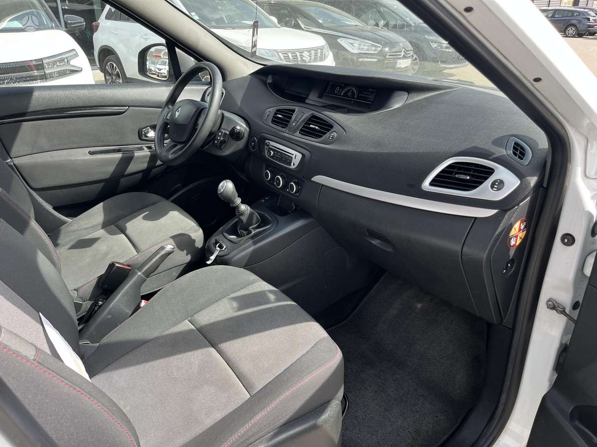 Renault Scenic 2013 — photo 15