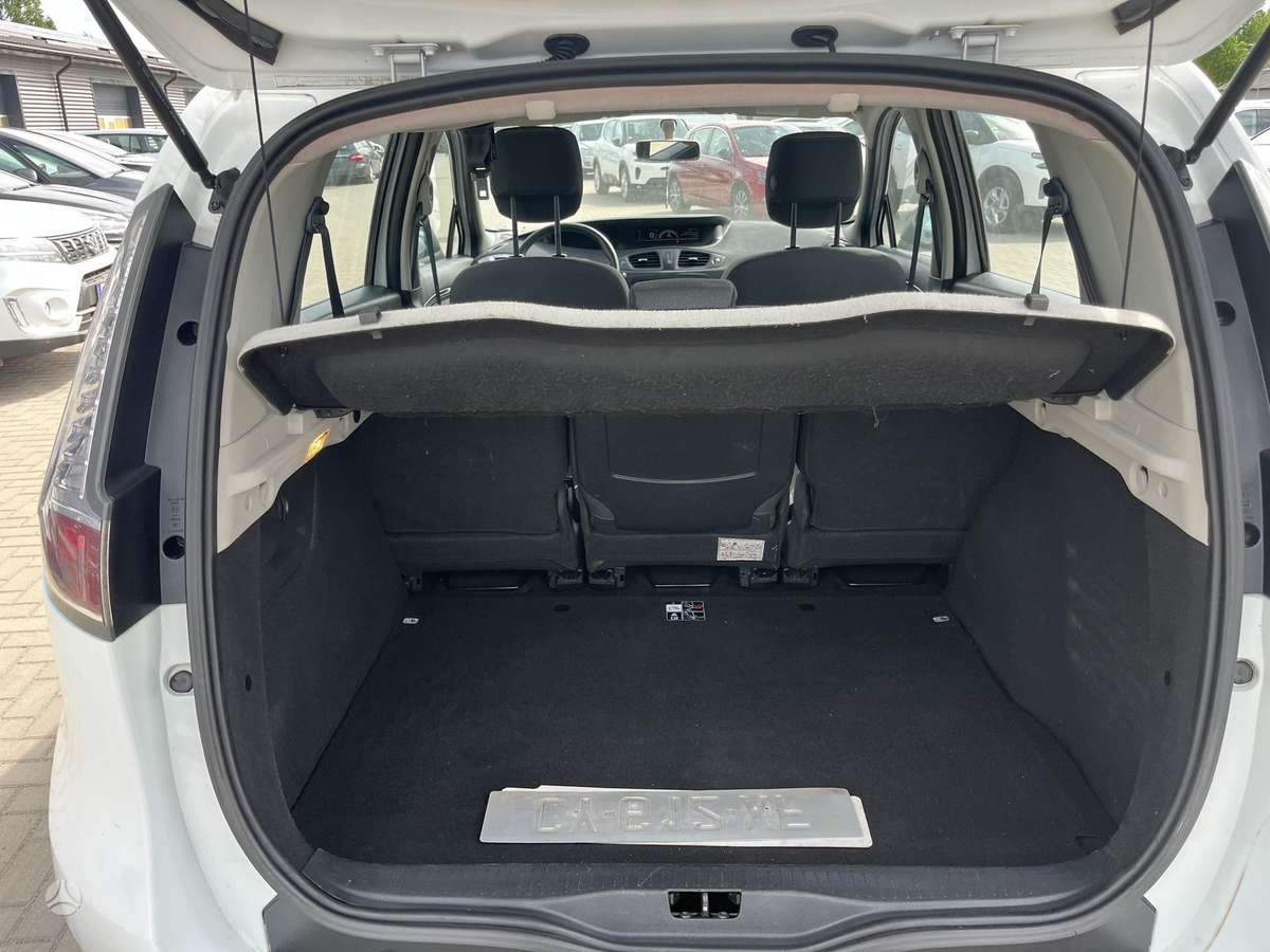 Renault Scenic 2013 — photo 17