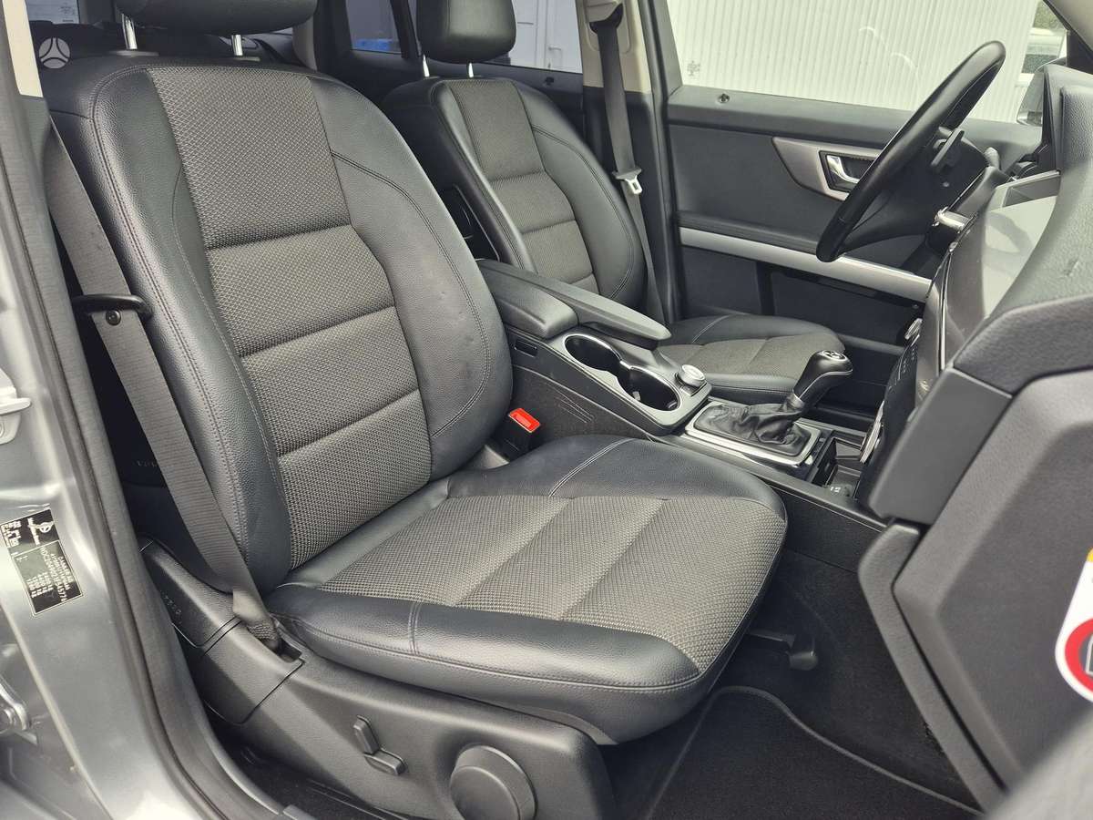 Mercedes-Benz GLK220 2010 — photo 17