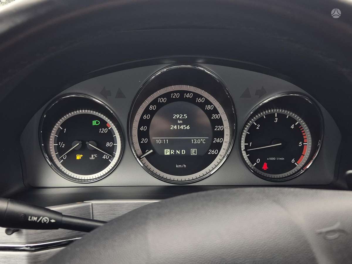 Mercedes-Benz GLK220 2010 — photo 24
