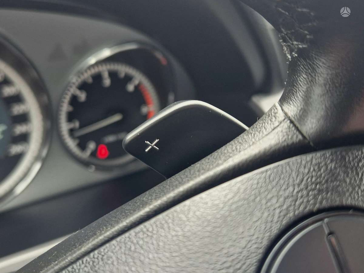 Mercedes-Benz GLK220 2010 — photo 25