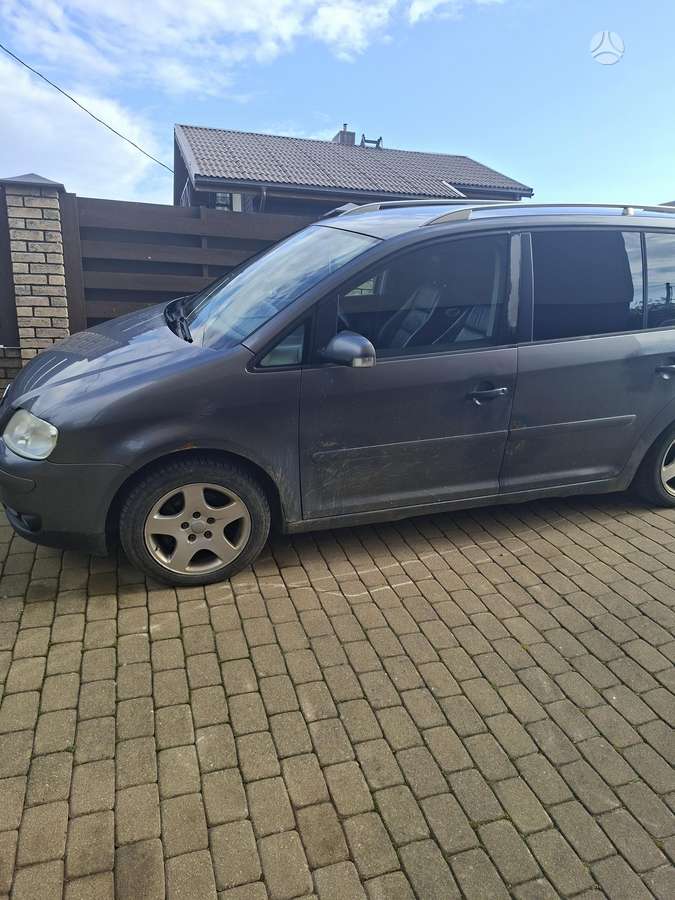 Volkswagen Touran 2005 — interior