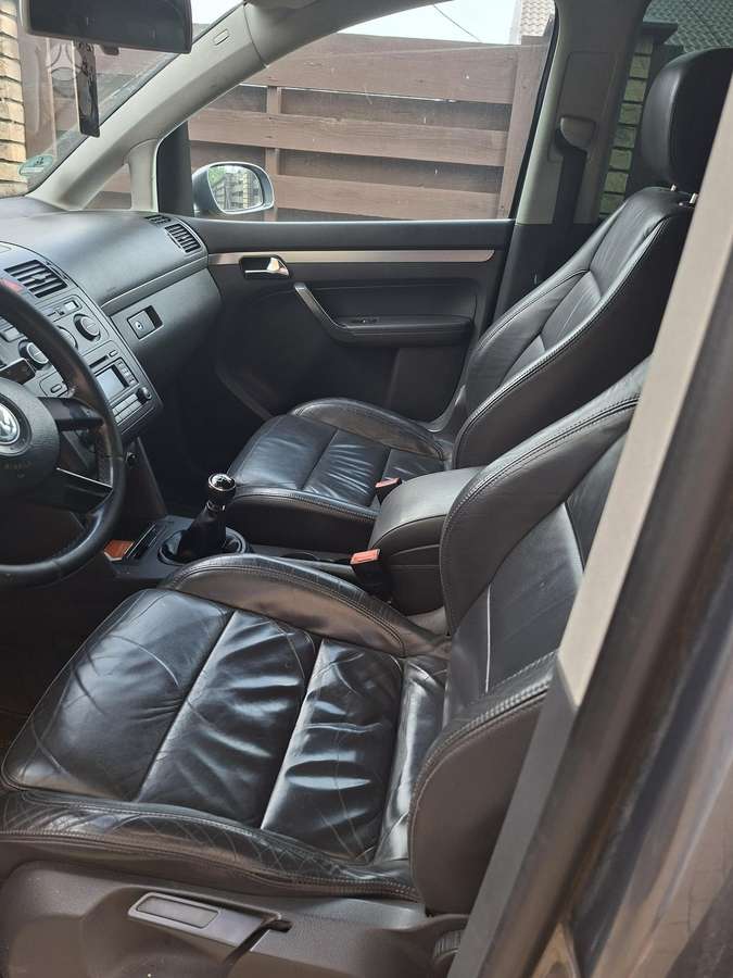 Volkswagen Touran 2005 — engine 1968 cm³, 140 HP (103kW)