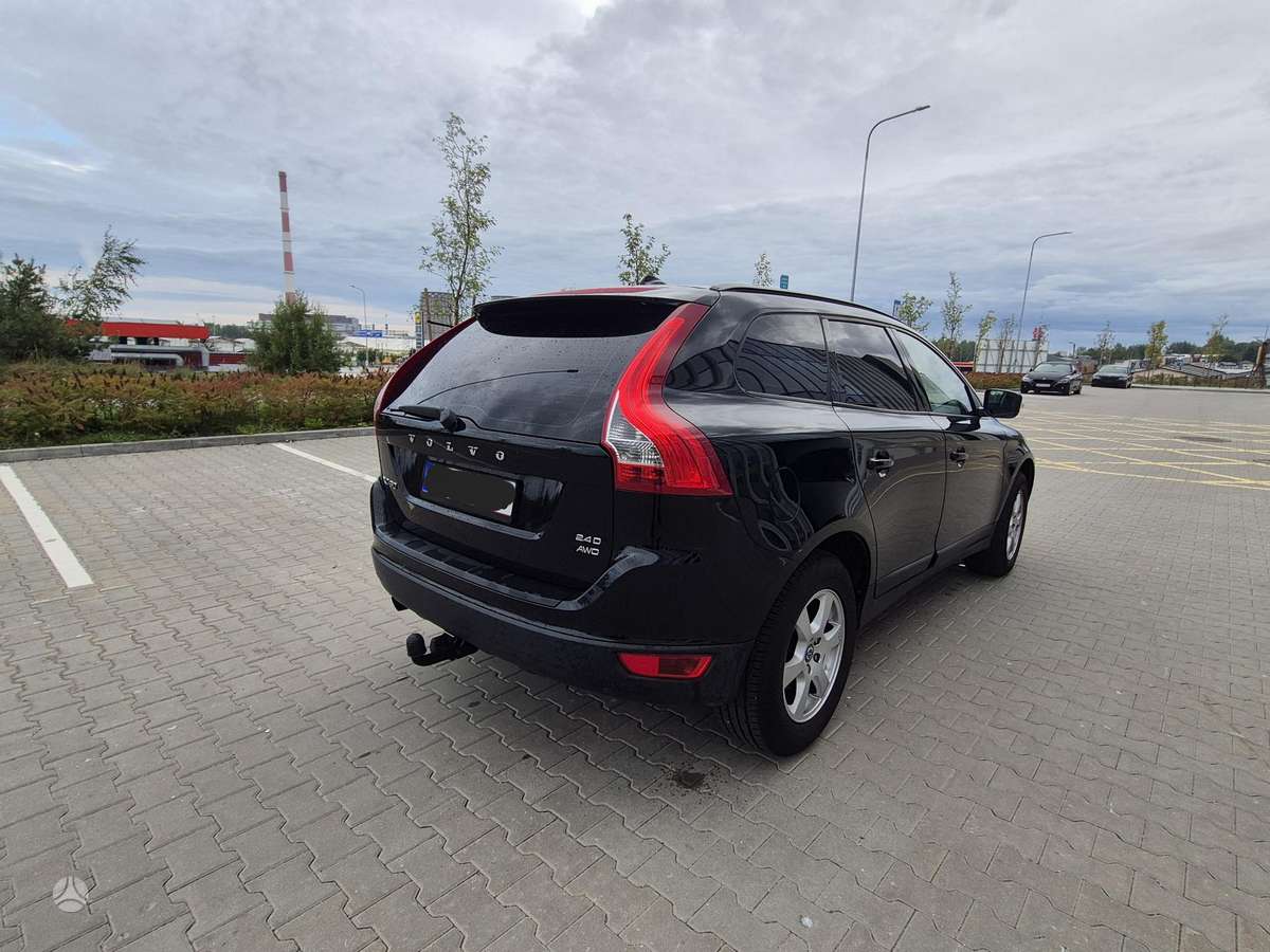 Volvo XC60 2009 — interior