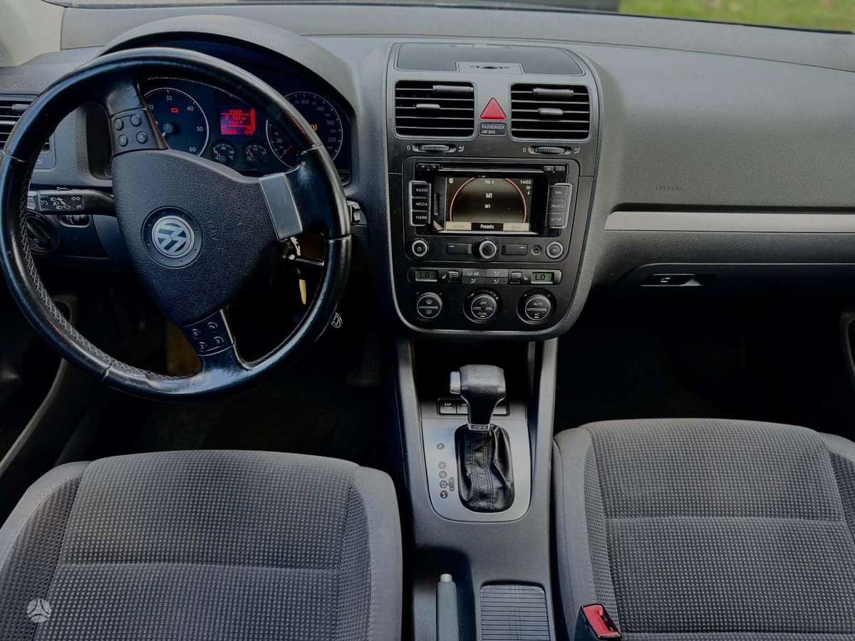 Volkswagen Golf 2009 — engine 1968 cm³, 140 HP (103kW)