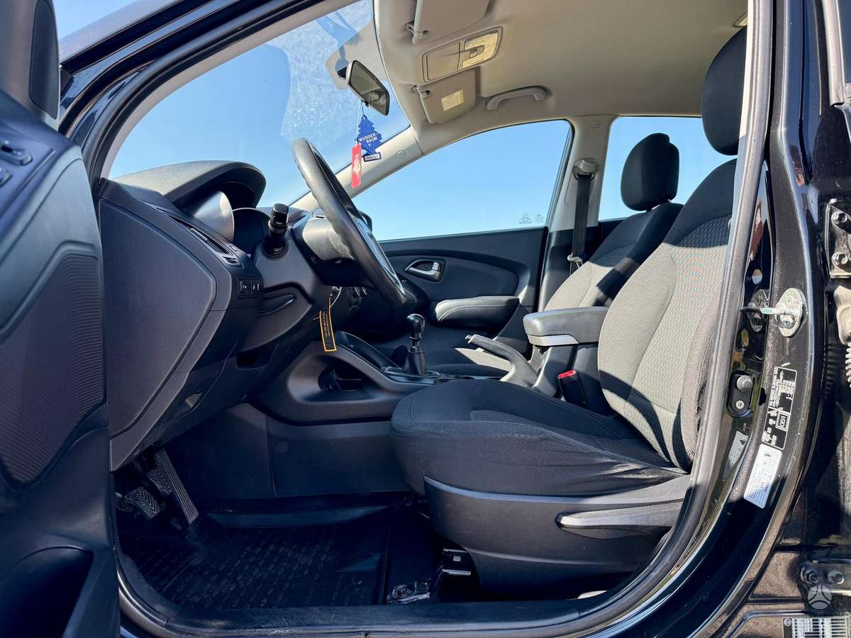 Hyundai ix35 2011 — photo 10