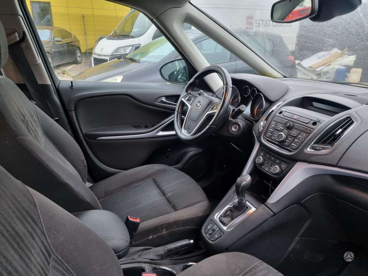 Opel Zafira 2014 — photo 5