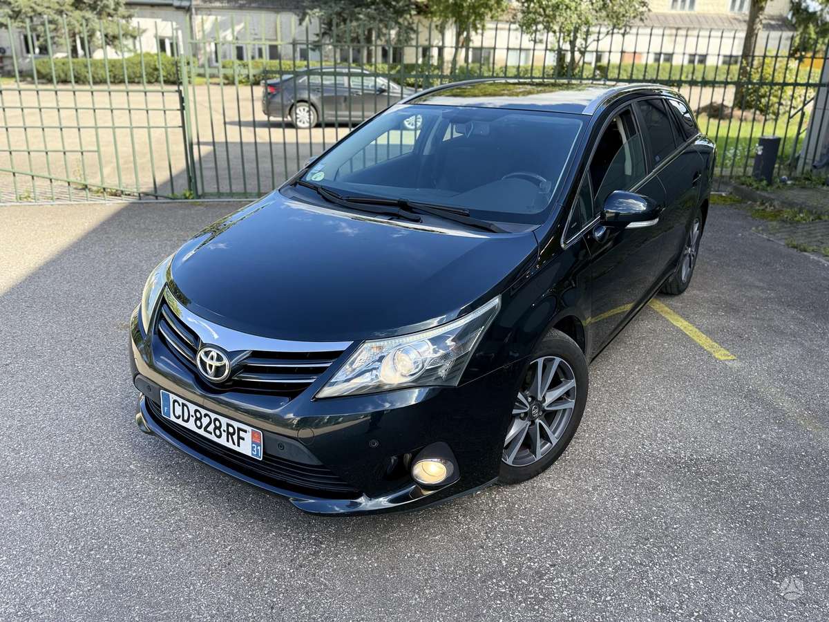 Toyota Avensis, 2012