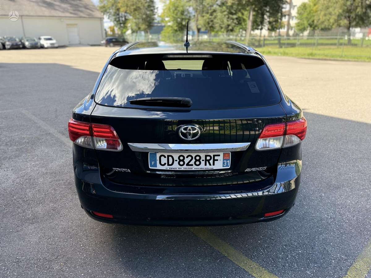 Toyota Avensis 2012 — engine 1998 cm³, 124 HP (91kW)