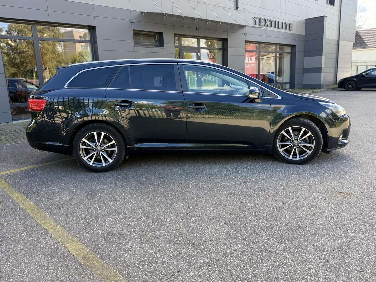 Toyota Avensis 2012 — photo 5