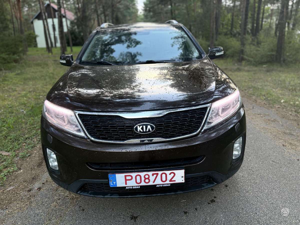 Kia Sorento 2014 — interior