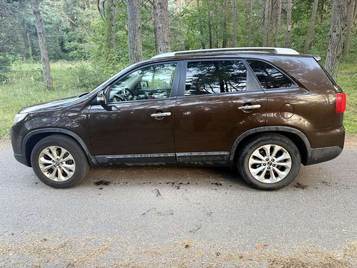Kia Sorento 2014 — engine 2000 cm³, 150 HP (110kW)